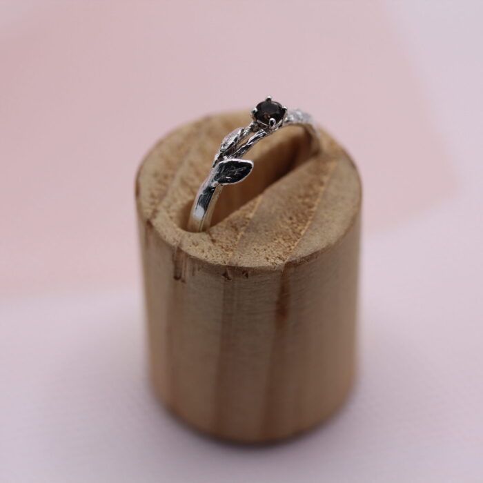 Anello Uno di Uno con quarzo fumè e foglioline